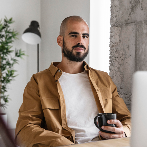 Financial professional using Swivel